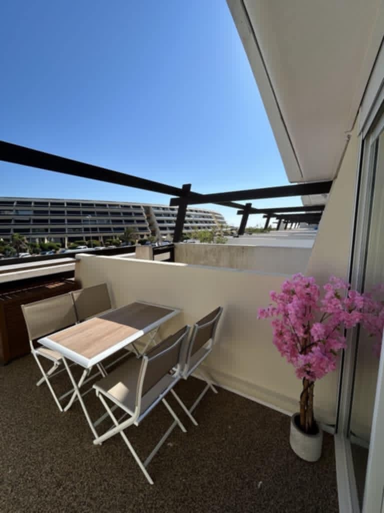 Suite Exterior